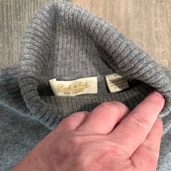Peck & Peck Luxury 2ply 100% gray Cashmere Pullover Sweater T-neck sz medium - Picture 4 of 4